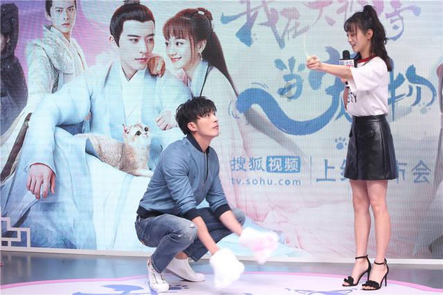 郑晓龙:第一部战争片献给“孤胆英雄”